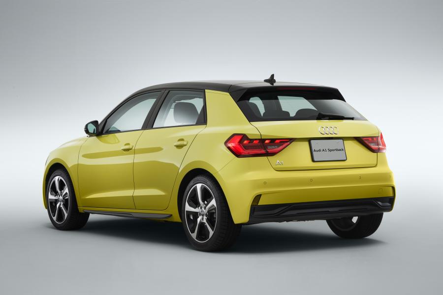  Audi A1 Sportback 35 TFSI Advanced 2019 года  (JP) (фото 3 из 7)
